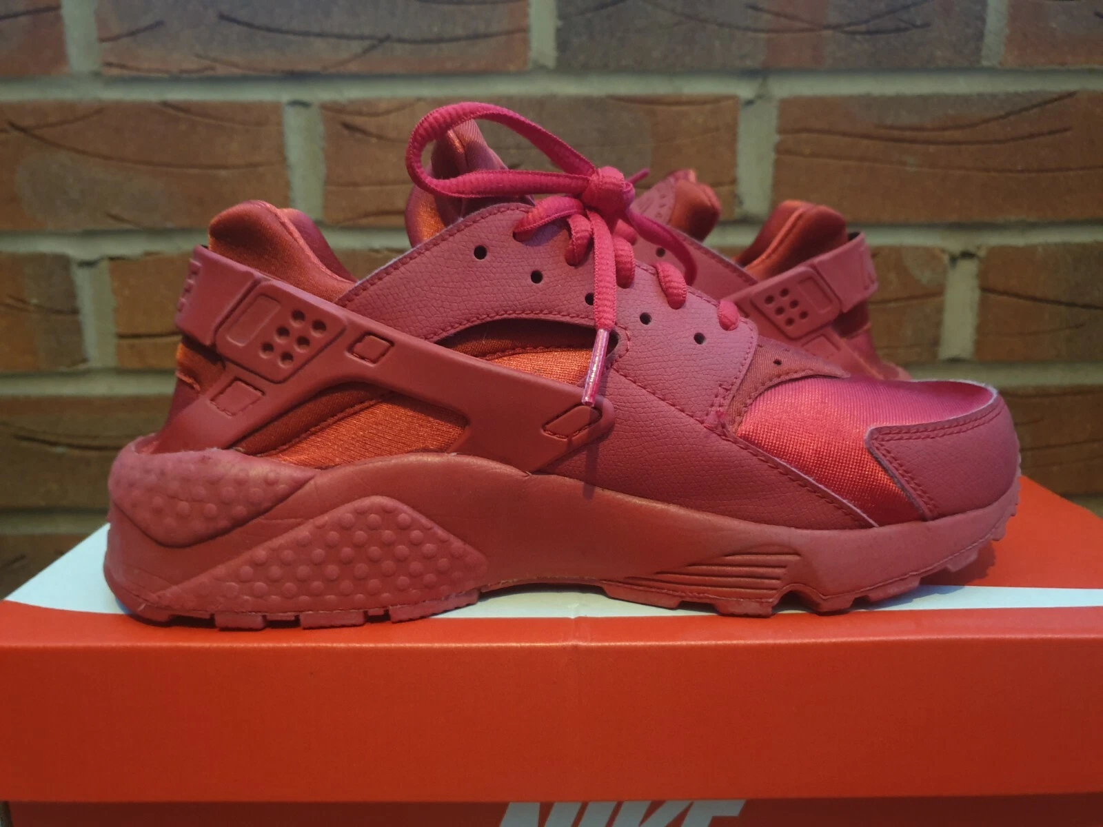 Nike Huarache Triple Red (Deadstock) UK5.5 Rare Womens Worn 5-6times - Image 3