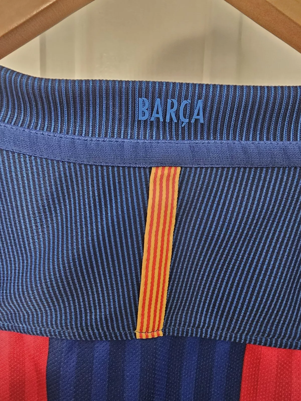 Barcelona FC Nike 2016/17 Jersey | Small | Short Sleeve | Dri Fit | UNICEF | CFS - Image 4
